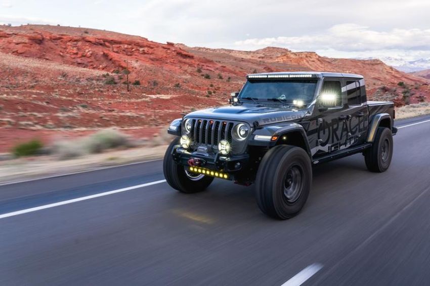 Oracle Lighting 5917-023 Integrated Windshield Roof LED Light Bar System for Wrangler JL / Gladiator JT