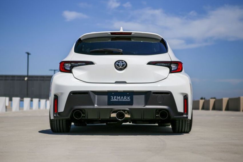 Remark RK-C3076T-05S Catback Exhaust, Toyota GR Corolla, Elite Spec Stainless Center Cover