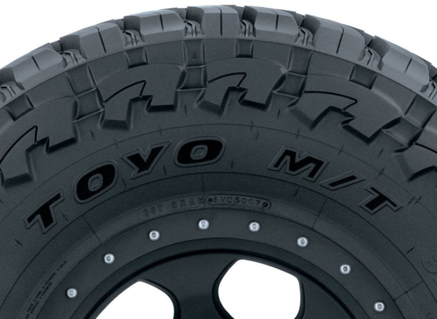TOYO Open Country M/T R17 All-Season