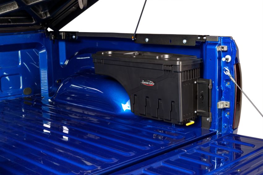 Undercover SC102P 04-12 Chevy Colorado/GMC Canyon Passengers Side Swing Case - Black Smooth