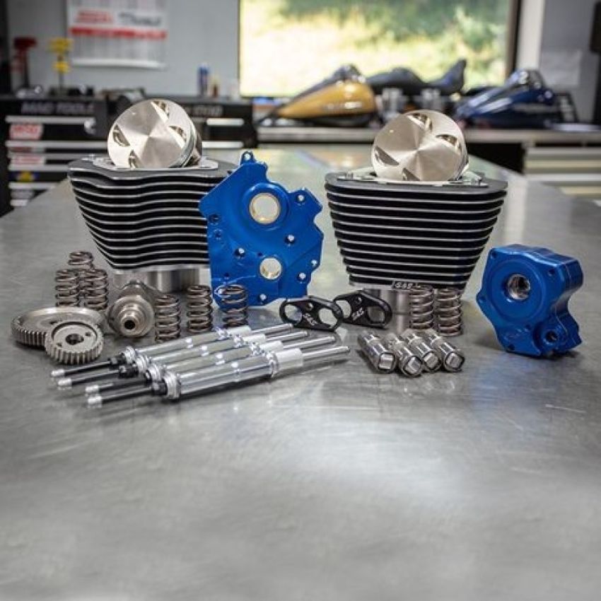 S&S Cycle 310-1053A 2017 M8 Models 124in CI Oil Cooled w/ Chrome Pushrod Tubes & Highlighted Fins