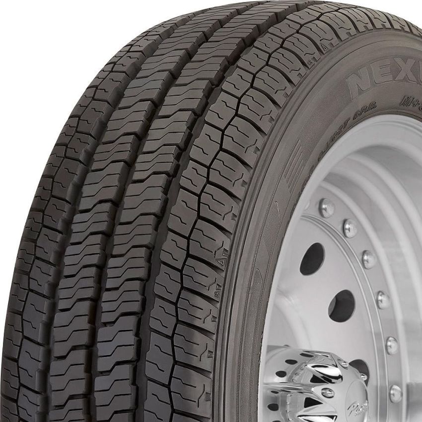 NEXEN Roadian CT8 R14