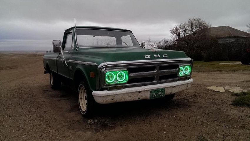 Oracle Lighting 6904-005 ORACLE Lighting Pre-Installed Lights 5.75 IN. Sealed Beam - Amber Halo