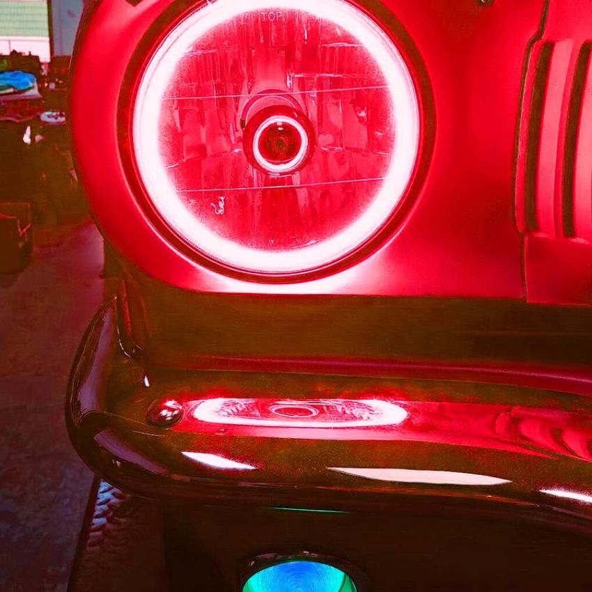 Oracle Lighting 6905-003 Pre-Installed Lights 7 IN. Sealed Beam - Red Halo