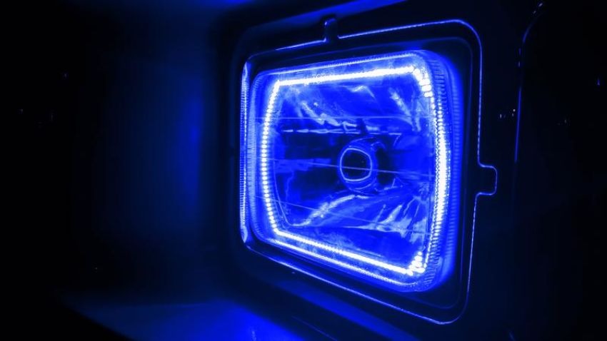 Oracle Lighting 6908-333 Pre-Installed Lights 7x6 IN. Sealed Beam - ColorSHIFT(r) Halo