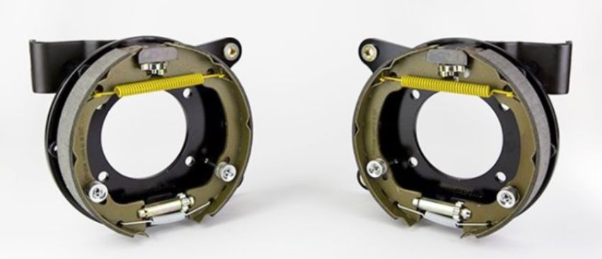 Wilwood 249-7124/25 Brackets (2) - Disc/Drum 93-01 Camaro. 2.75in Offset 1 pc vented