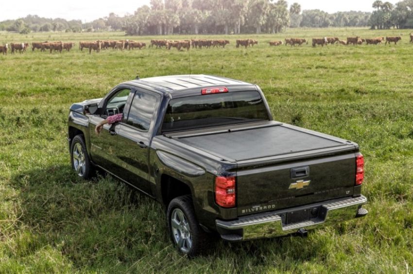 Roll-N-Lock LG449M 2009 Dodge Ram 1500 LB 96in M-Series Retractable Tonneau Cover