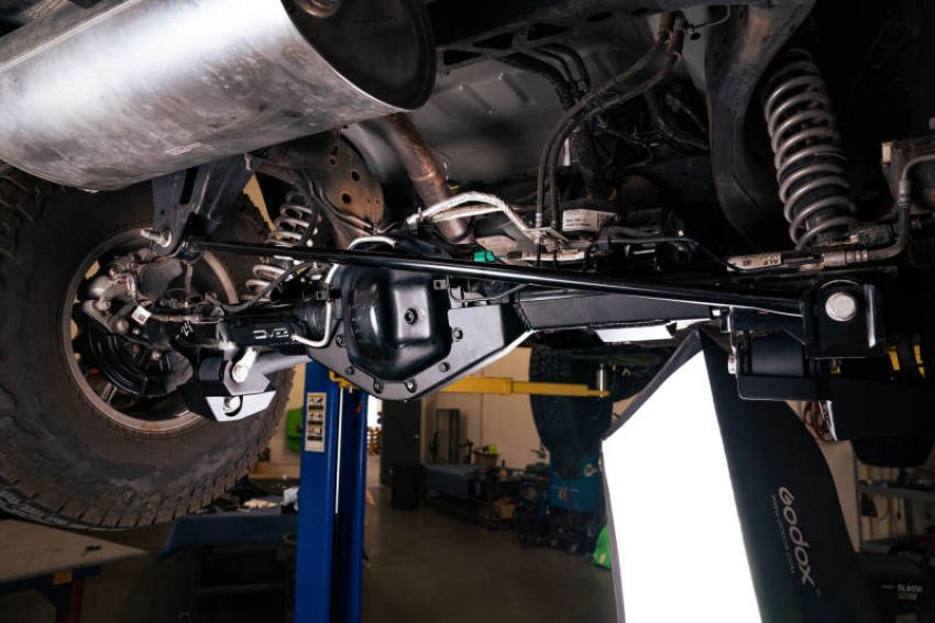 DV8 Offroad SPBR-04 Skid Plate