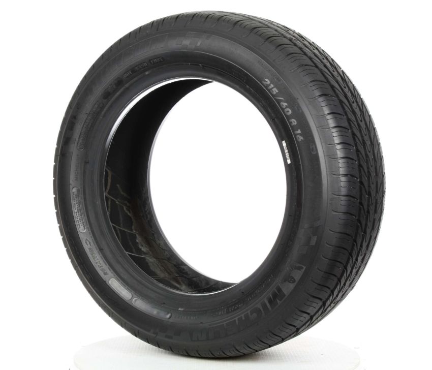 MICHELIN Pilot Exalto A/S 215/60R16 All-Season