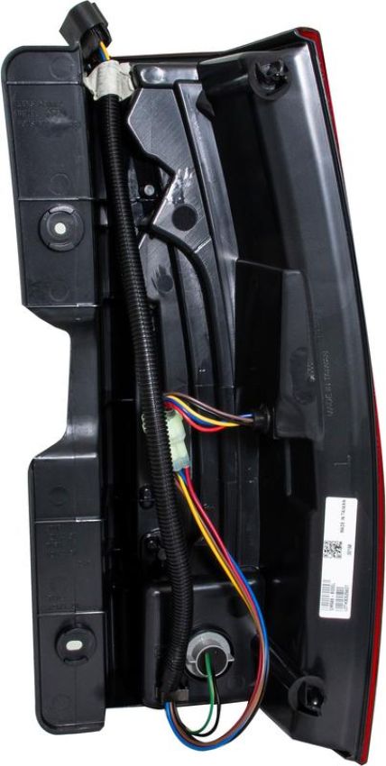 Eagle EyesGM566-B000LR Tail Light Assembly