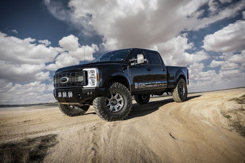 ICON 67611P 23-24 FSD 4WD 4.5in Front 2.5 VS IR Pair
