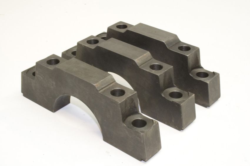 PRW INDUSTRIES, INC. PQX1735001 Billet Main Caps 67-86 Chevy 350 4-Bolt Repl.