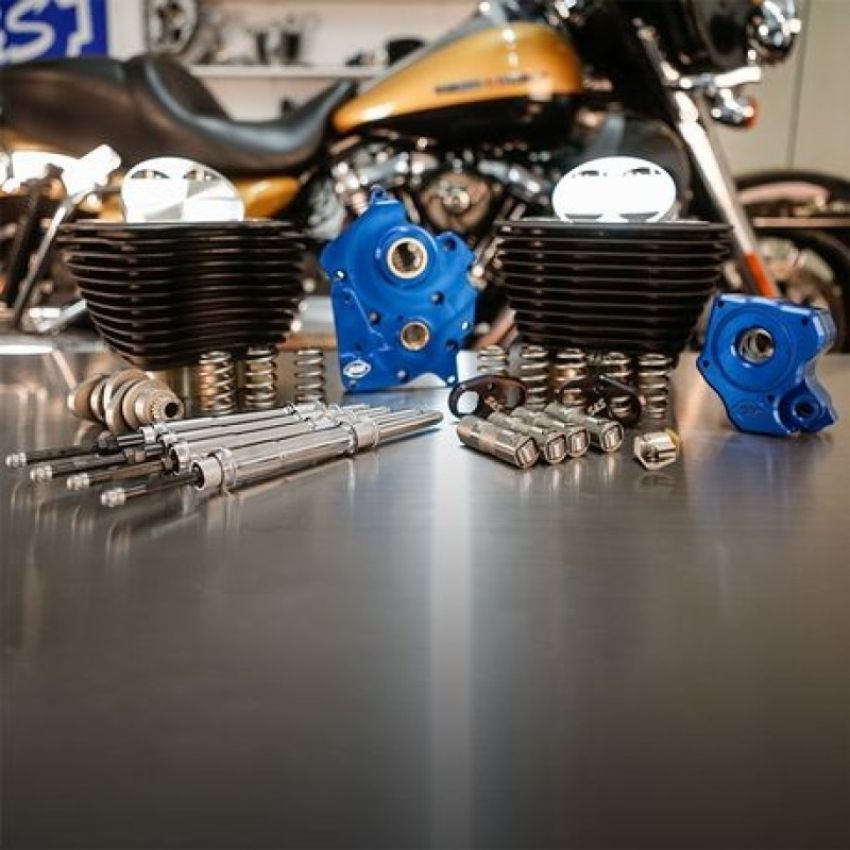 S&S Cycle 310-1105B 2017 M8 Models 128in Oil Cooled Power Pack w/ Chrome Pushrod Tubes w/o Highlight
