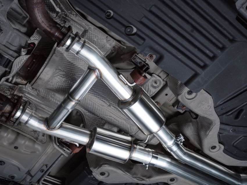 AWE Tuning 3015-32575 11-24 Dodge Durango 5.7L Touring Edition Exhaust w/ Chrome Silver Tips