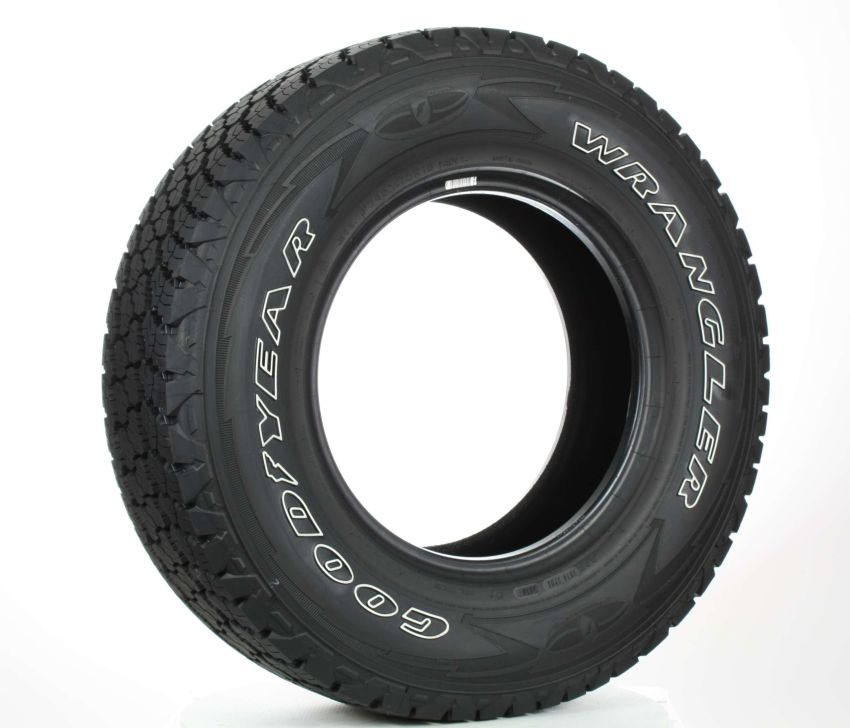 GOODYEAR Wrangler Silentarmor 215/85R16 All-Season