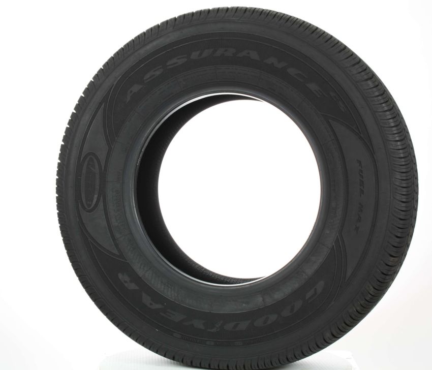 GOODYEAR Assurance CS Fuel Max 245/65R17 All-Season