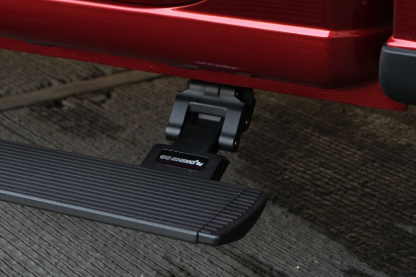 Go Rhino 20404887T RealTruck 19-25 Chevy Silverado 1500 CC 4dr VoltStep Electric Running Board Kit - Bedliner Coating