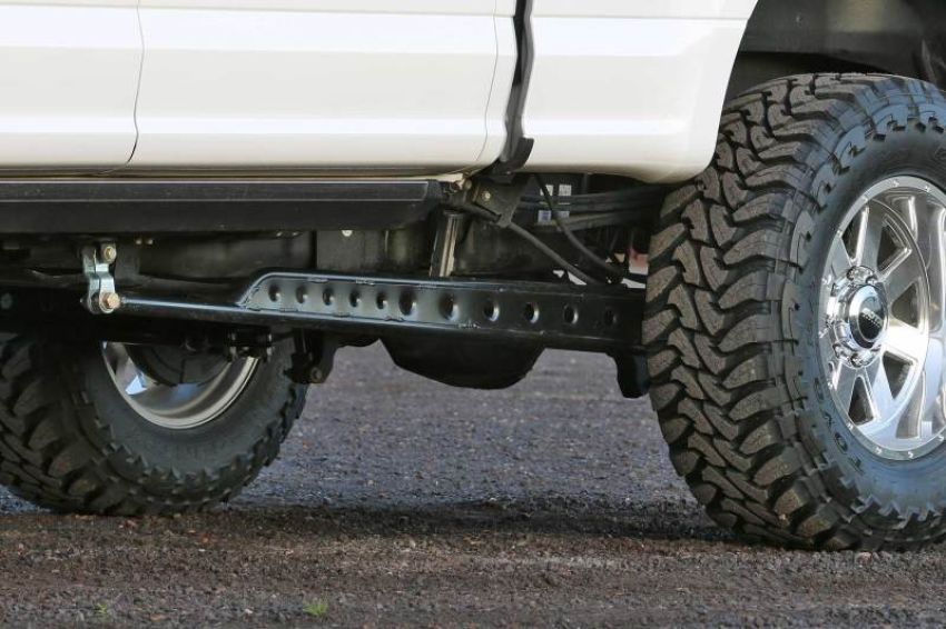 Fabtech FTS62008 17-21 Ford F250/350 4WD Floating Rear Traction Bar System
