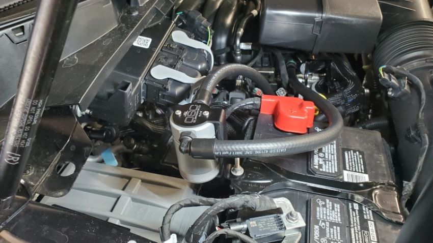 J&L 3094P-C J&L 23-25 Ford F-250/F-350 6.8L;7.3L Oil Separator 3.0 Passenger Side - Clear Anodized