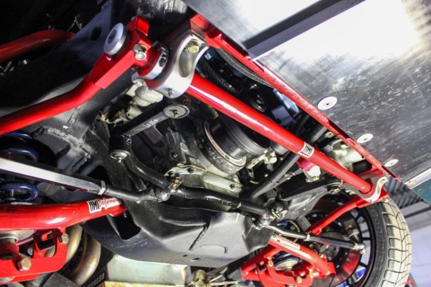 UMI Performance 2680-R 1-1/4in Splined Front Sway Bar (Double Shear End Links)