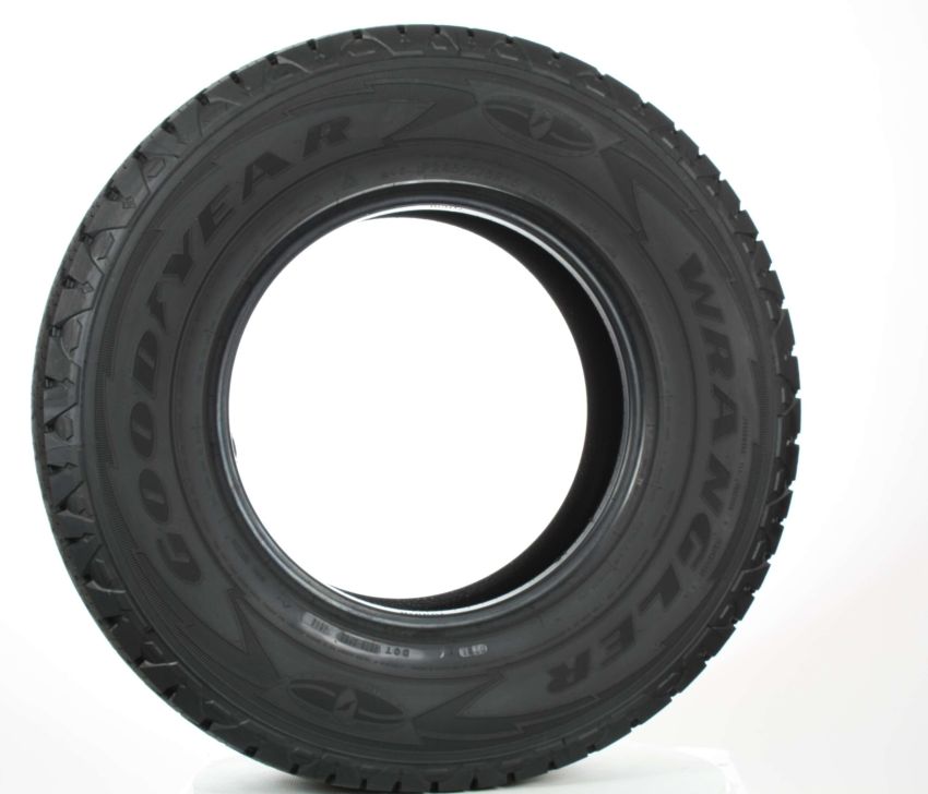 GOODYEAR Wrangler Silentarmor 215/85R16 All-Season