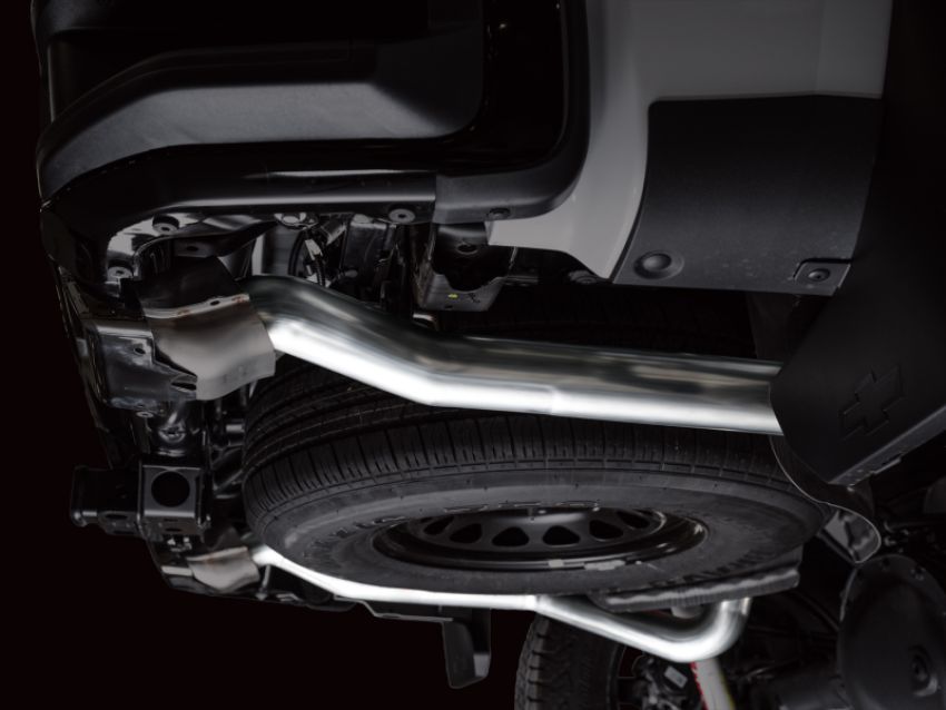 AWE Tuning 3015-31202 AWE 4th Gen GM 1500 6.2L Catback Split Rear Exit (w/ Bumper Cutouts) - OE Tips