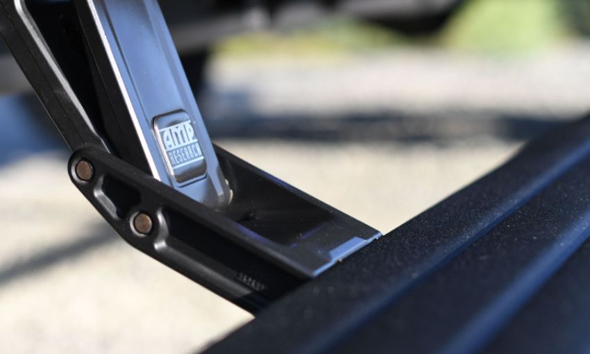 AMP Research 86240-01A 19-20 RAM 1500 PowerStep Smart Series