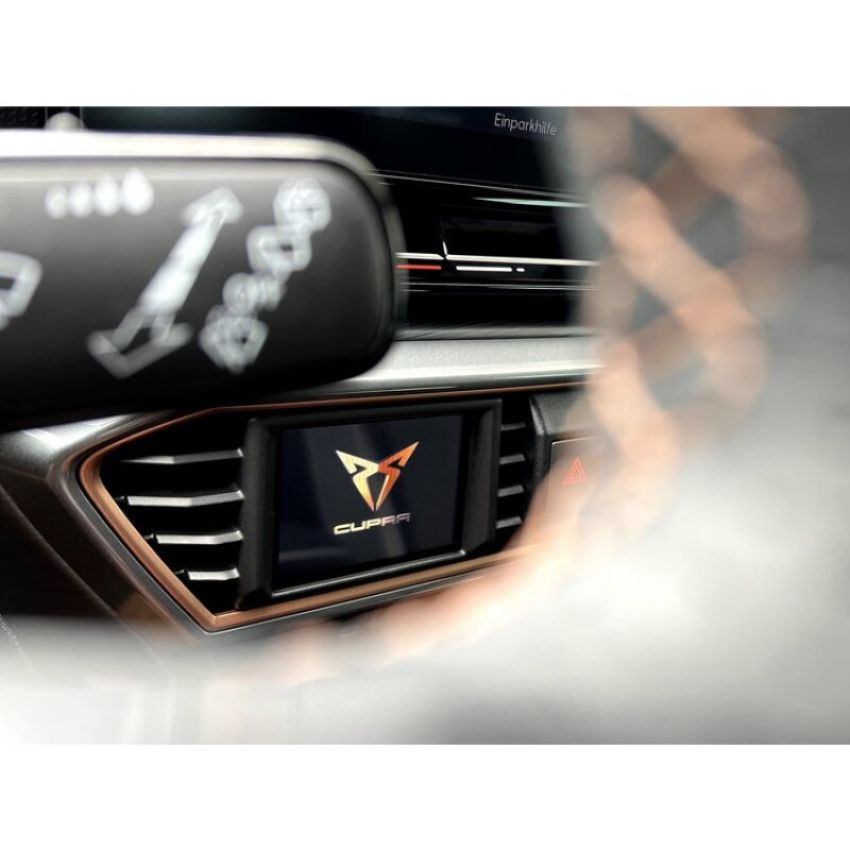 Wagner Tuning WT36032 Seat Leon KL Cupra VZ 2.0TSI MFD28 Gen2 Digital Dash Display