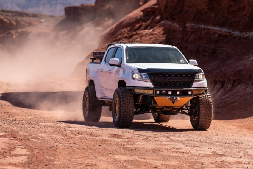 N-Fab G151MRDS-TX M-RDS Front Bumper 15-17 Chevy Colorado - Tex. Black w/Silver Skid Plate
