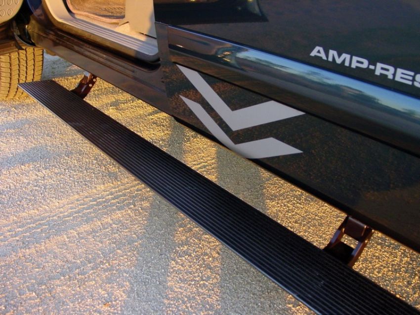 AMP Research 75110-01A 2004-2015 Nissan Titan Crew/King Cabs PowerStep - Black