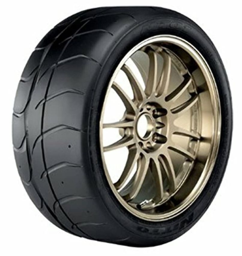 NITTO NT01 235/40R18 Competition