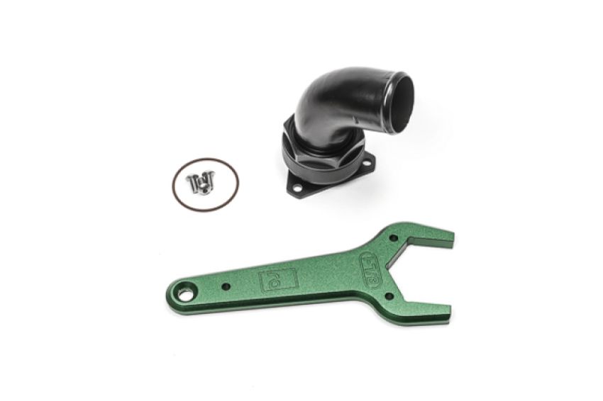 Radium Engineering 20-1047 FCST-X 3-BOLT REMOTE MOUNT FILL NECK, 24AN ELBOW, 1.5IN BARB