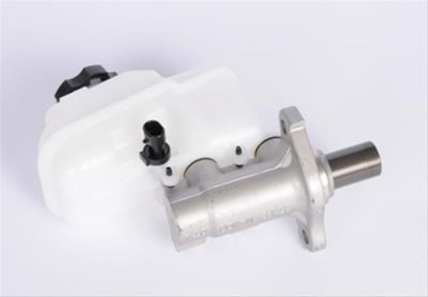 ACDelco GM Genuine Parts Brake Master Cylinders for 2009-2015 CTS, 2009-2011 STS - 22797527