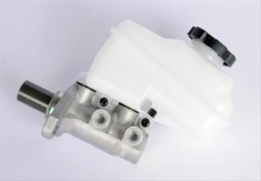 ACDelco GM Genuine Parts Brake Master Cylinders for 2009-2015 CTS, 2009-2011 STS - 22797527