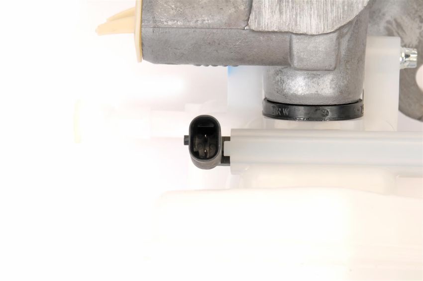 ACDelco GM Genuine Parts Brake Master Cylinders for 2016-2019 ATS, CTS, 2016-2020 CAMARO - 84614707