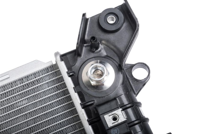 ACDelco GM Genuine Parts Radiators for 2014-2016 SIERRA 1500, SILVERADO 1500 - 84207654
