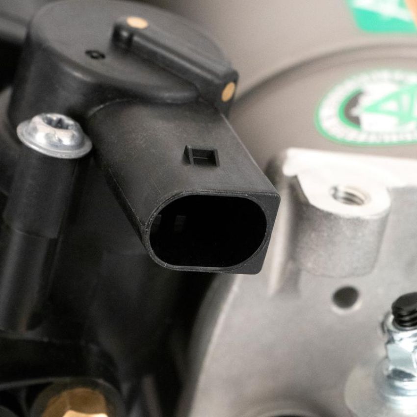 Arnott Industries P-3299 Air Suspension Compressor