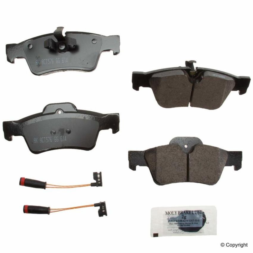 Akebono EUR1122 Akebono EURO Ultra Premium Ceramic Disc Brake Pad Kit