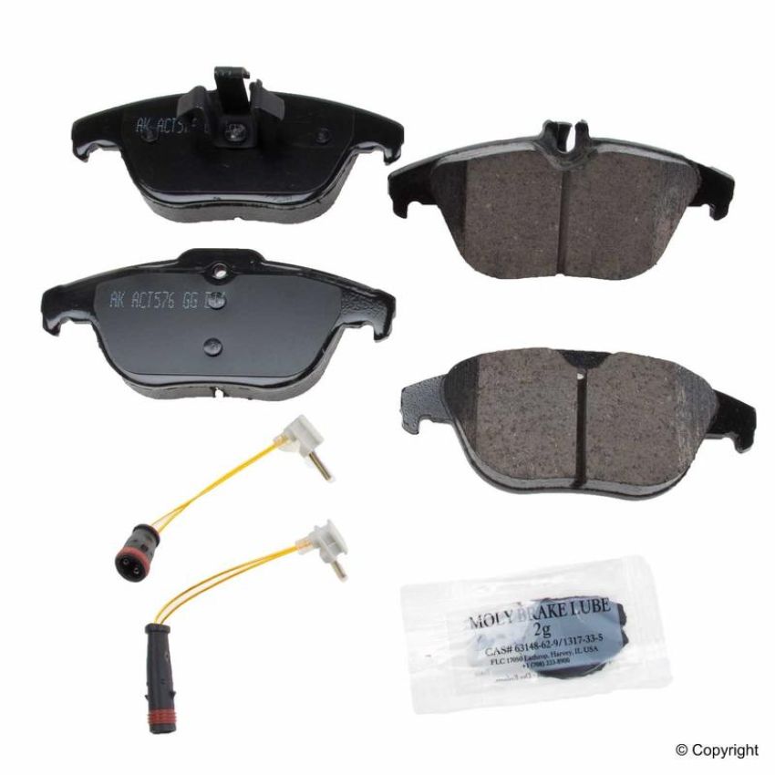 Akebono EUR1341A Akebono EURO Ultra Premium Ceramic Disc Brake Pad Kit