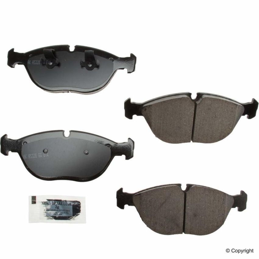 Akebono EUR682 Akebono EURO Ultra Premium Ceramic Disc Brake Pad Kit