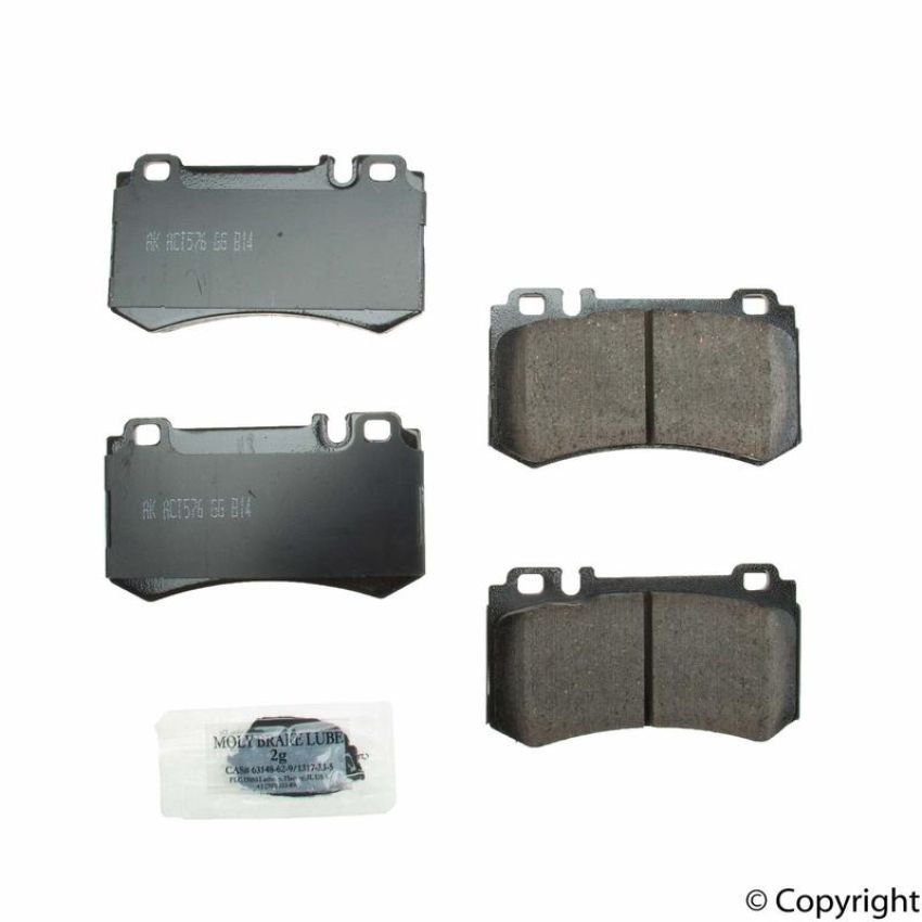 Akebono EUR984 Akebono EURO Ultra Premium Ceramic Disc Brake Pad Kit