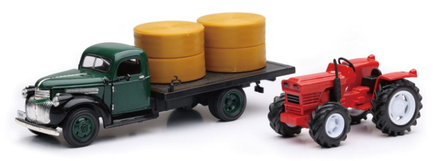 New Ray Toys SS-54296A 1941 Chevrolet Flatbed with Farm Tractor/ Scale - 1:32