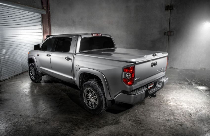Undercover UC4128L-040 14-20 Toyota Tundra 6.5ft Elite LX Bed Cover - Super White