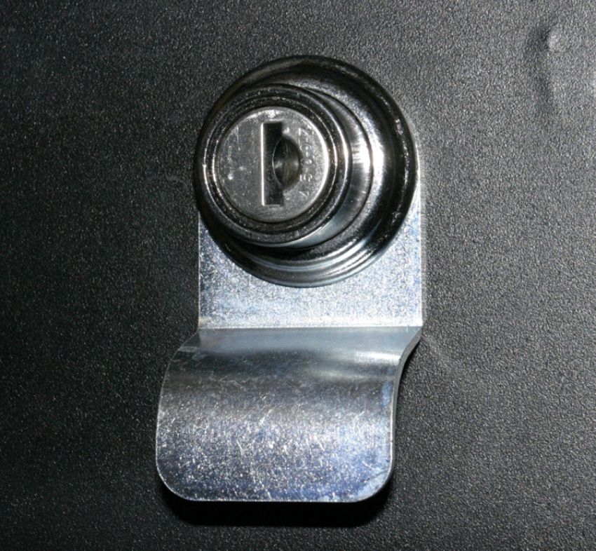 Tuffy Products 079 Tuffy Finger Pull- Top Or Bottom Pushbutton Lock