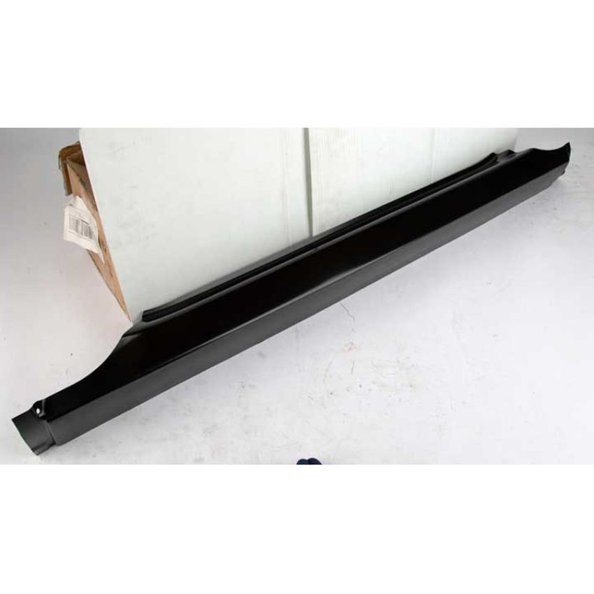 RH ROCKER PANEL; UNDER FT DOOR; DIE STAMPED; C/K PU 88-02; BLAZER/TAHOE/YUKON 92-00; SUB 92-99