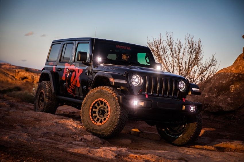 FOX 885-24-187 18+ Jeep JL 2.0 Performance Series 11.7in Smooth Body Reservoir Front Shock 4.5-6in Lift (Pair)