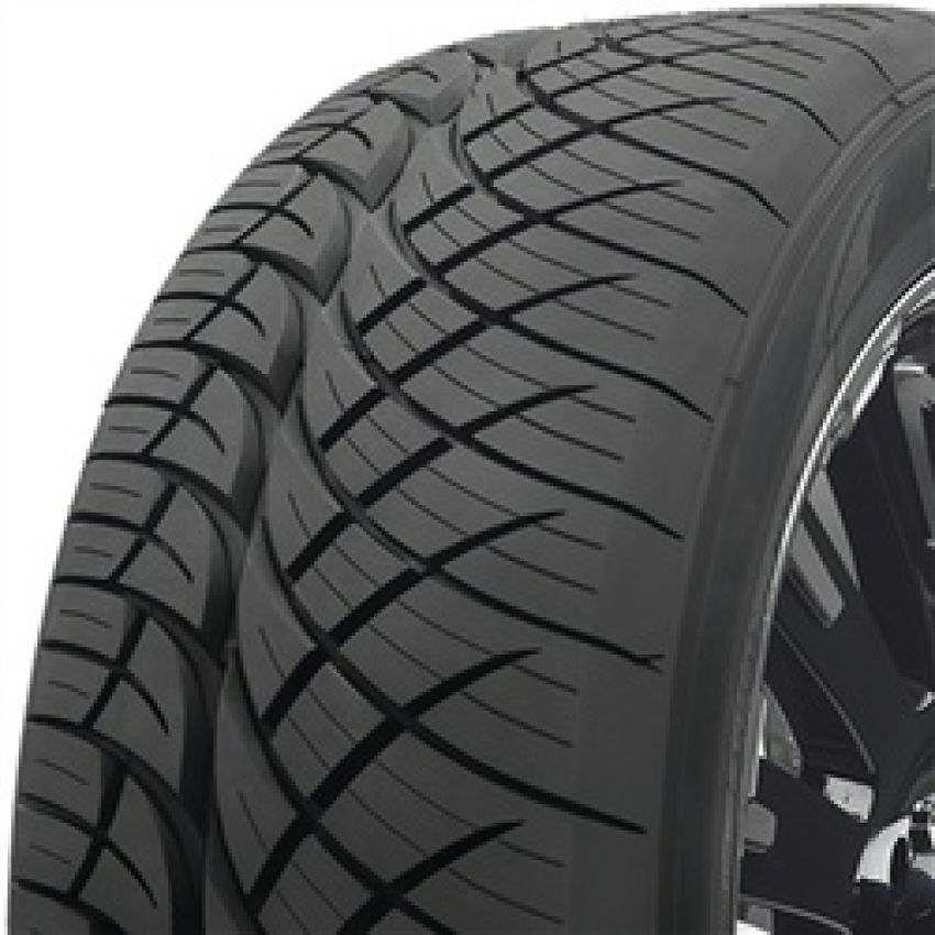 NITTO NT420S 305/40R22 All-Season
