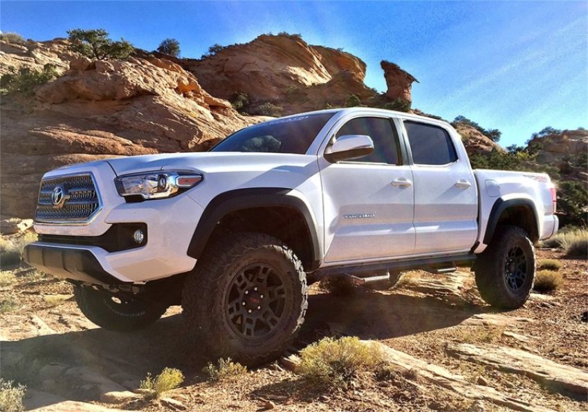 Tuff Country 53908 05-23 Tacoma 4X4 & Prerunner 3in Front/1in Rr Lift Kit (No Strut Disassm Excl TRD Pro)