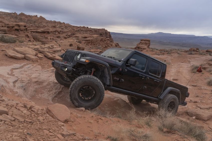 FOX 883-02-167 18-Up Jeep JL / 20-Up Gladiator 2.0 Factory Series Gen2 2.0in. Trvl 10in Ext Front Bump Stop IFP