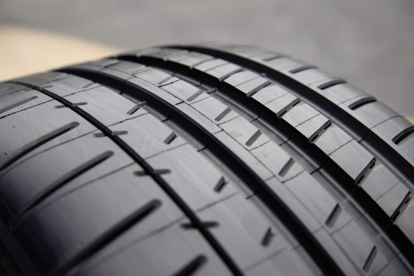 MICHELIN Pilot Super Sport 285/35R19 Summer